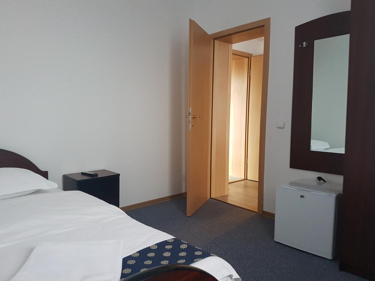 Pension Yasmine Timisoara Luaran gambar